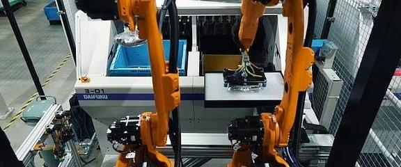 日本優衣庫全面啟用機器人打包技術 自動化浪潮下的就業新格局